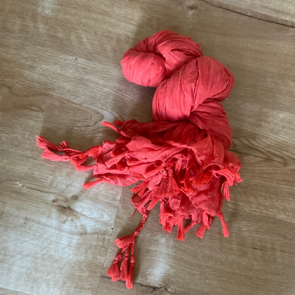Coral crinkle scarf with fringe